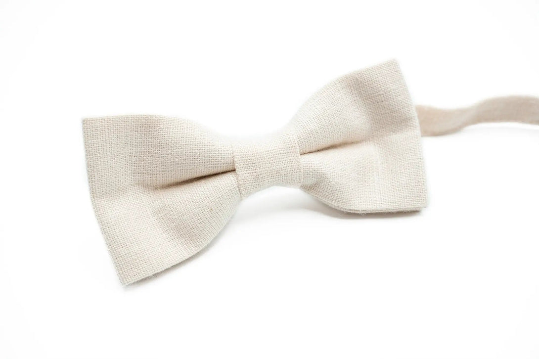 Elegant ivory linen bow tie for groomsmen, perfect for formal wedding events