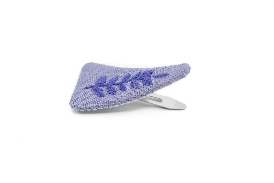 Lavender floral hair clip with hand-embroidered details, ideal birthday gift for women, eco-friendly packaging from UrbaVana.