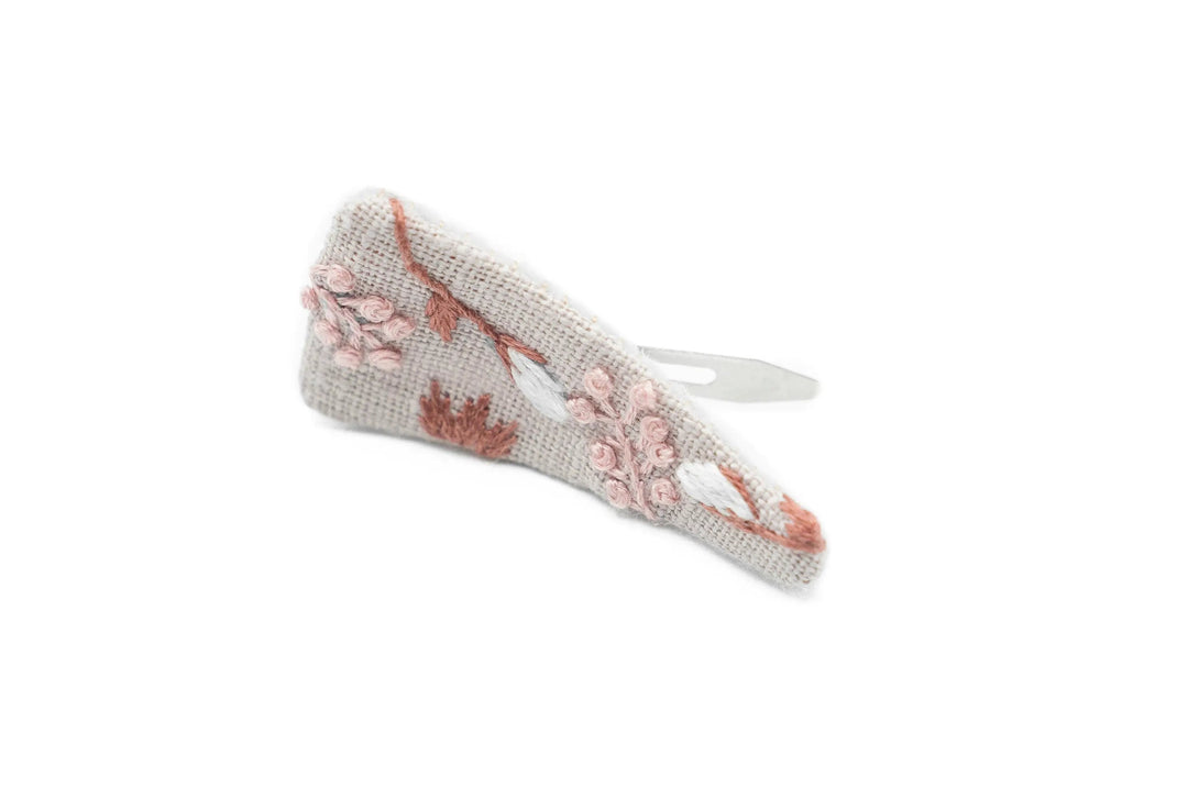 Dusty Rose Flower Hand Elegant Dusty Rose Flower Embroidered Hair Clip for women, featuring hand-stitched floral details on a beige fabric, ideal as a hair accessory or gift.