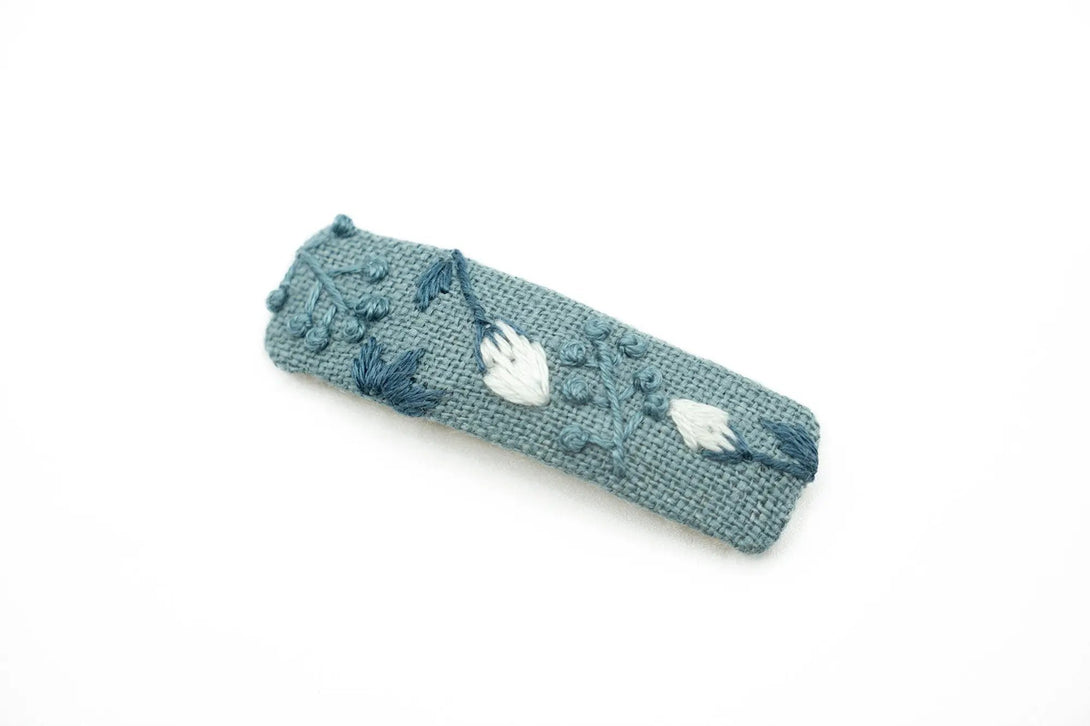 Hand Embroidered Mint Gray Floral Hair Clip – A perfect matching accessory for brides, bridesmaids, and mothers and daughters, ideal as a thoughtful Mother's Day gift.