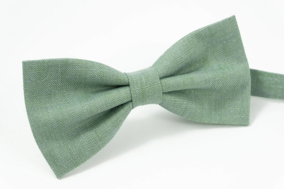 Light Sage green pre-tied wedding bow ties / Linen bow ties for men and boys available with matching pocket square