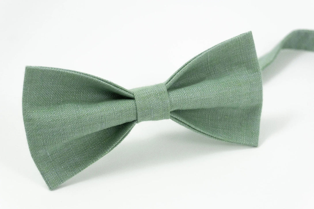 Light Sage green linen wedding bow ties / Pre-tied classic best men ties for groomsmen proposal gift