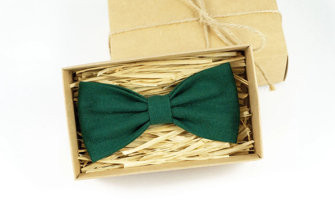 Dark green bow tie for wedding available with matching pocket square / Wedding bow tie for groomsmen proposal gift and groom