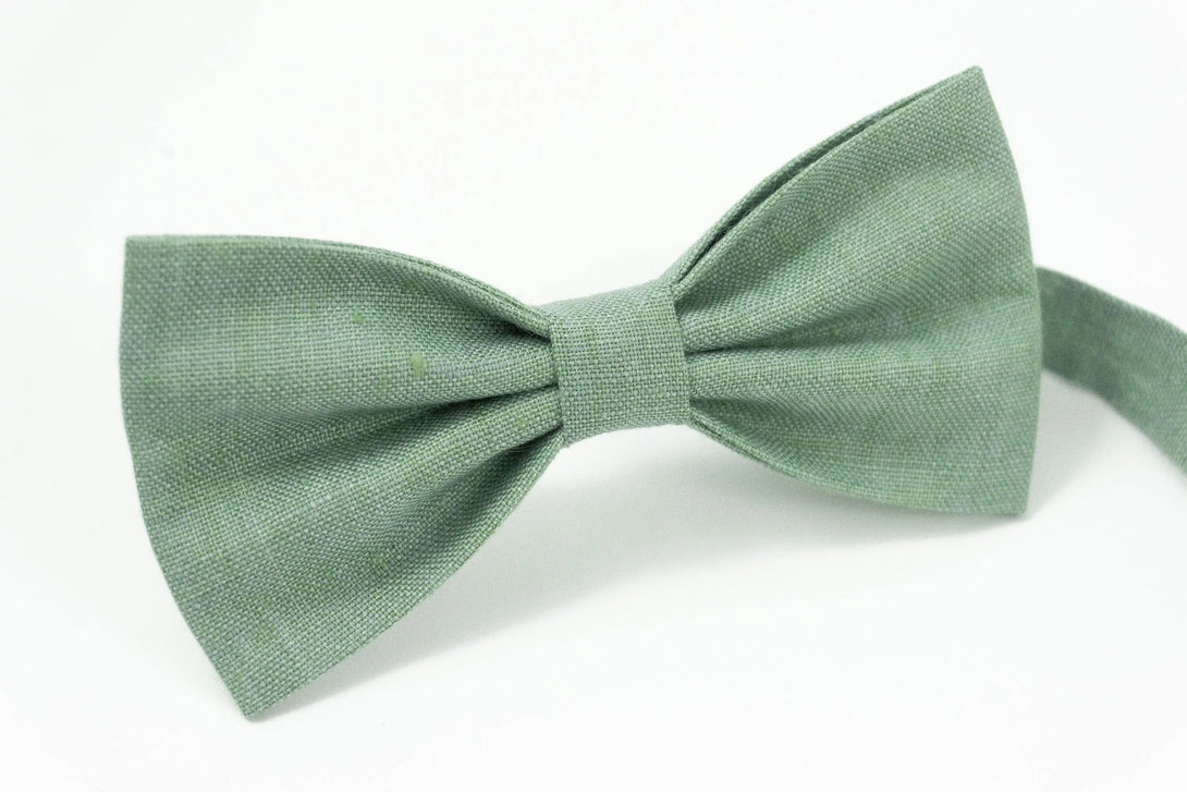 Light Sage green linen groomsmen bow ties / Butterfly wedding bow ties for groom and ring bearer