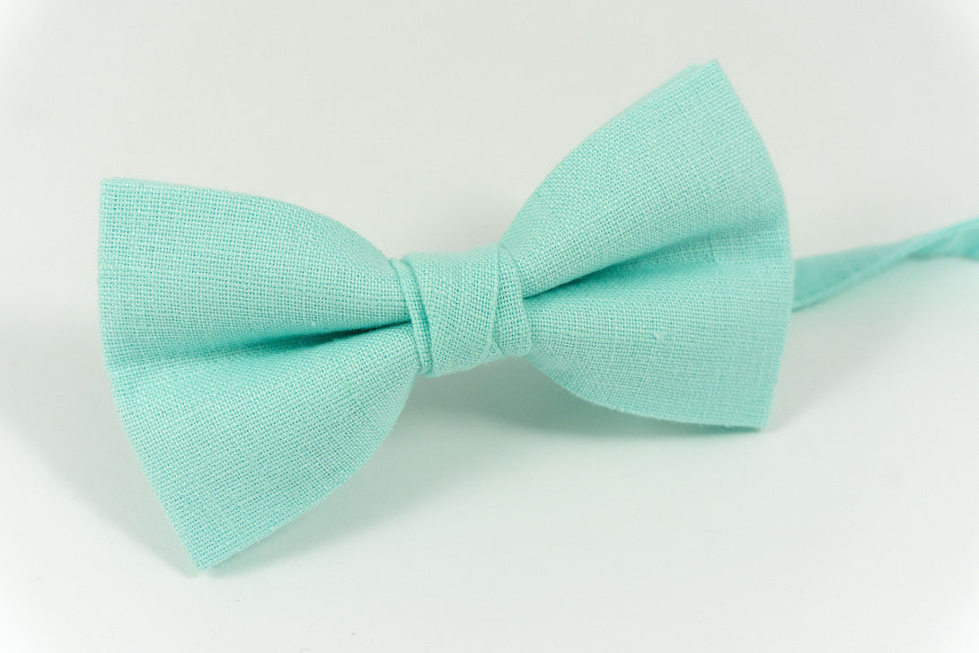 Mint color pre-tied linen groomsmen bow ties for wedding