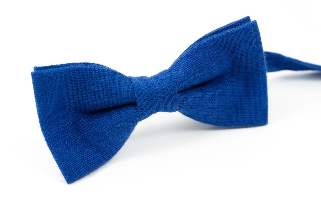 Royal blue pre-tied groomsmen bow ties and pocket square for weddings