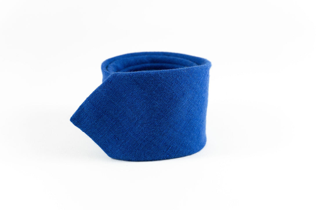 Royal blue wedding necktie for groomsmen and matching pocket square