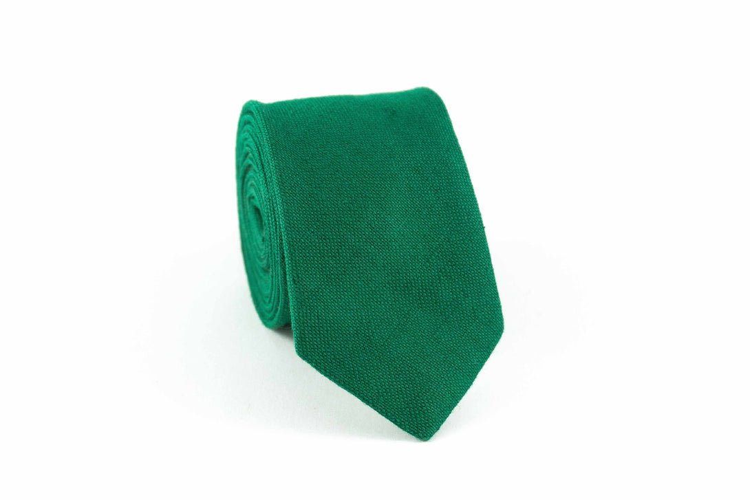 Green linen pre-tied bow tie for weddings