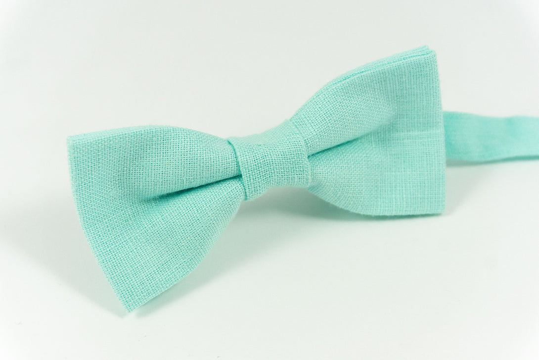 Mint color linen pre-tied groomsmen bow ties for wedding