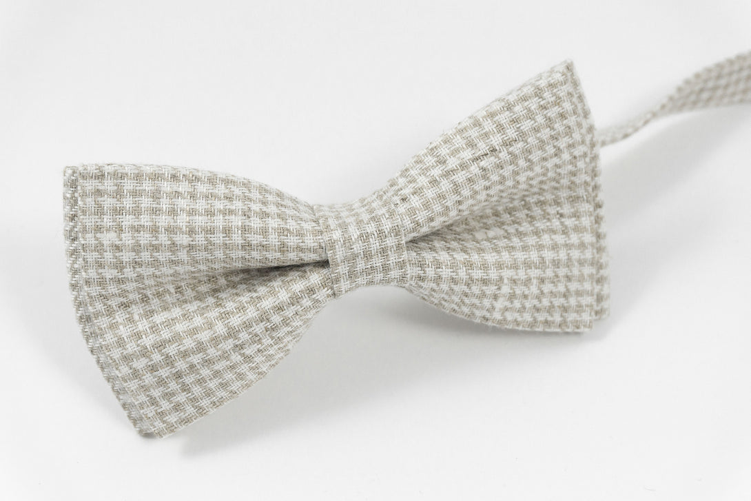 Beige white checkered pre-tied linen bow ties for men and boys