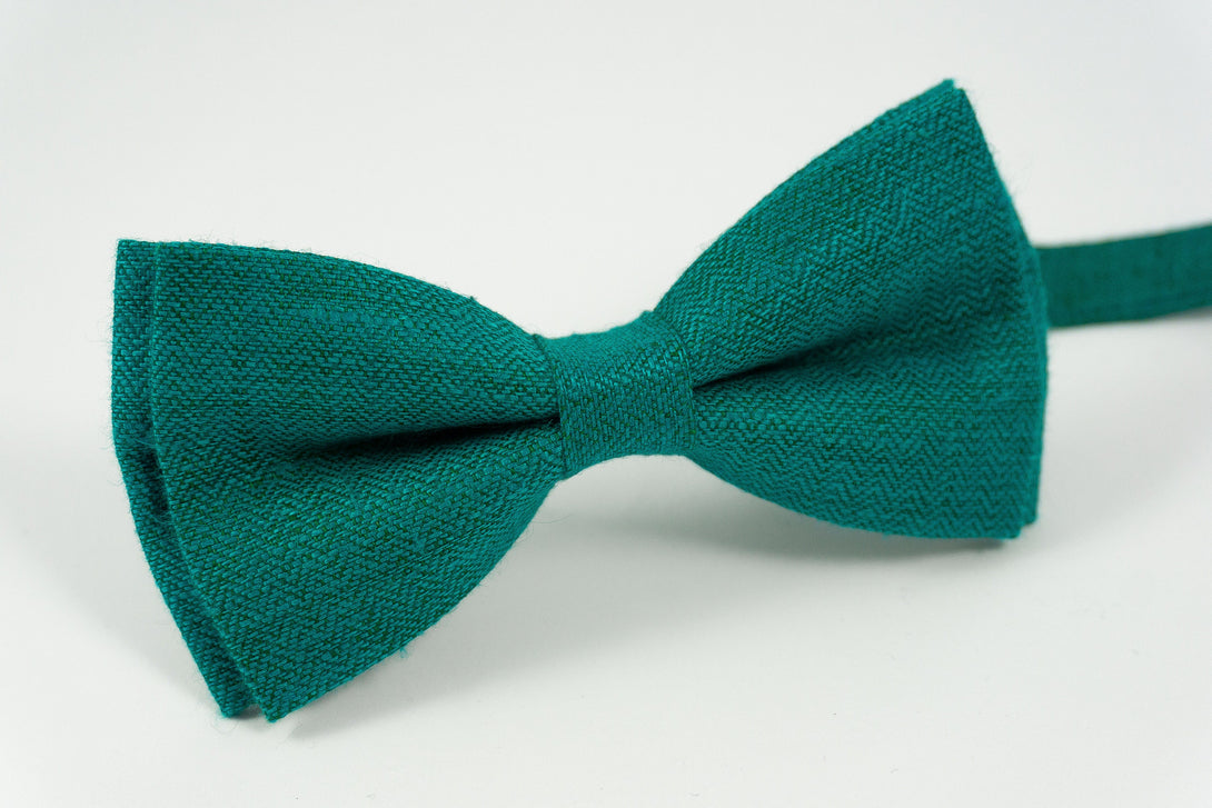 Green color patterned classic linen bow ties for men and boys