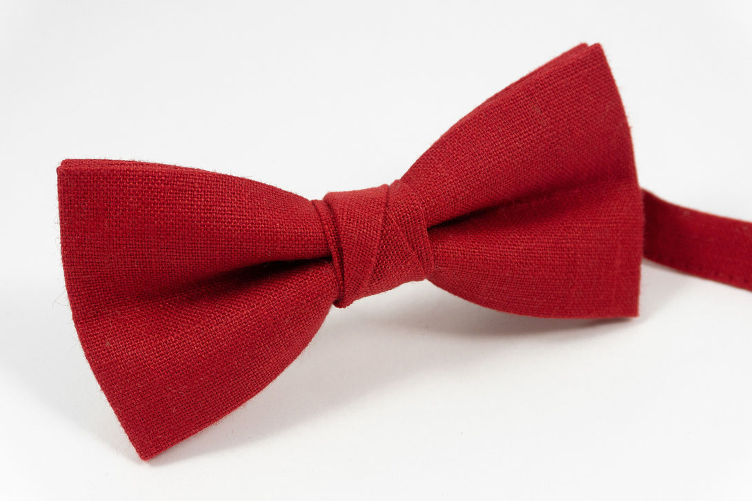 Red classic mens pre-tied wedding bow ties