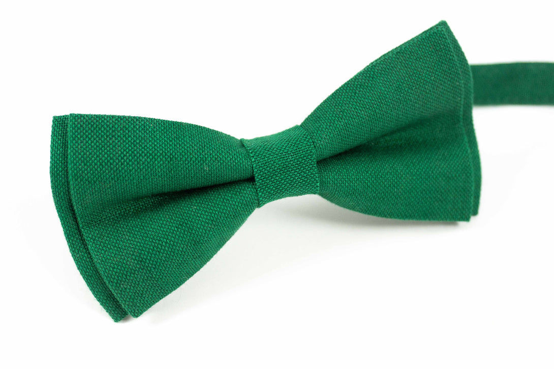 Green color linen wedding bow ties for groomsmen