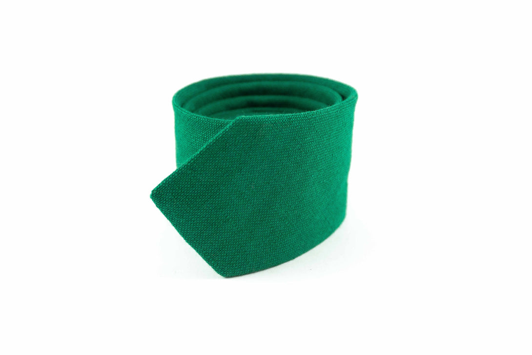 Green color linen wedding bow ties for groomsmen