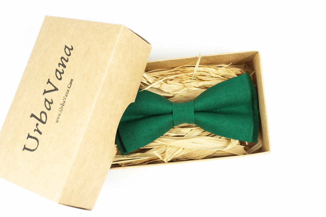 Green color linen wedding bow ties for groomsmen