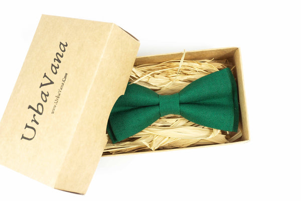 Green color linen wedding bow ties for groomsmen