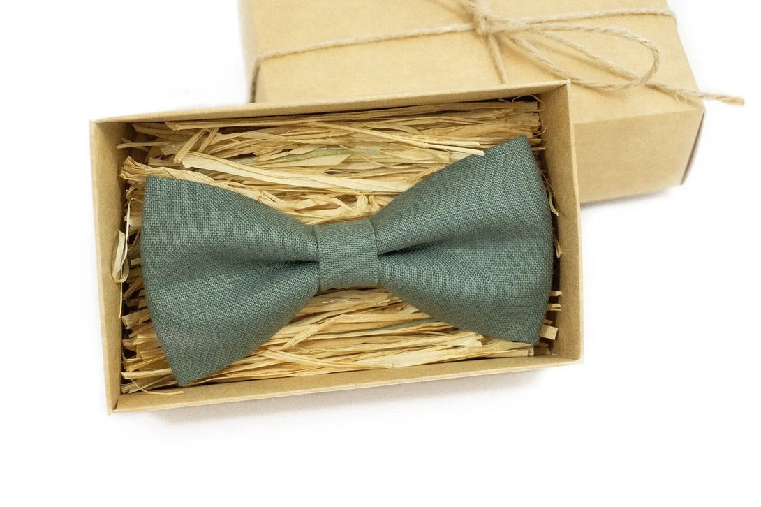 Pine green color pre-tied wedding bow ties for groomsmen and groom / Linen hunter green neckties available with matching handkerchief