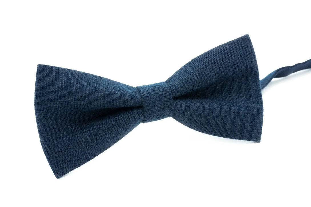 Midnight Blue color pre-tied groomsmen bow ties for wedding / Dark blue skinny or slim groomsmen wedding necktie