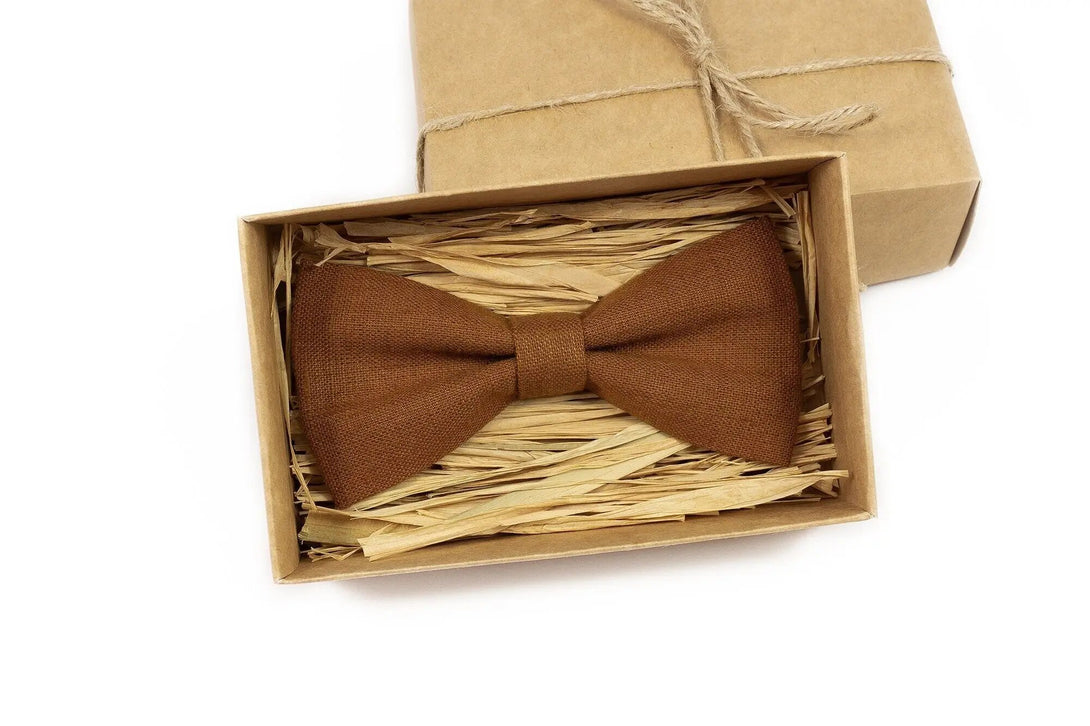 Cinnamon brown linen wedding bow ties for groomsmen / Rustic brown bow ties for men and boys