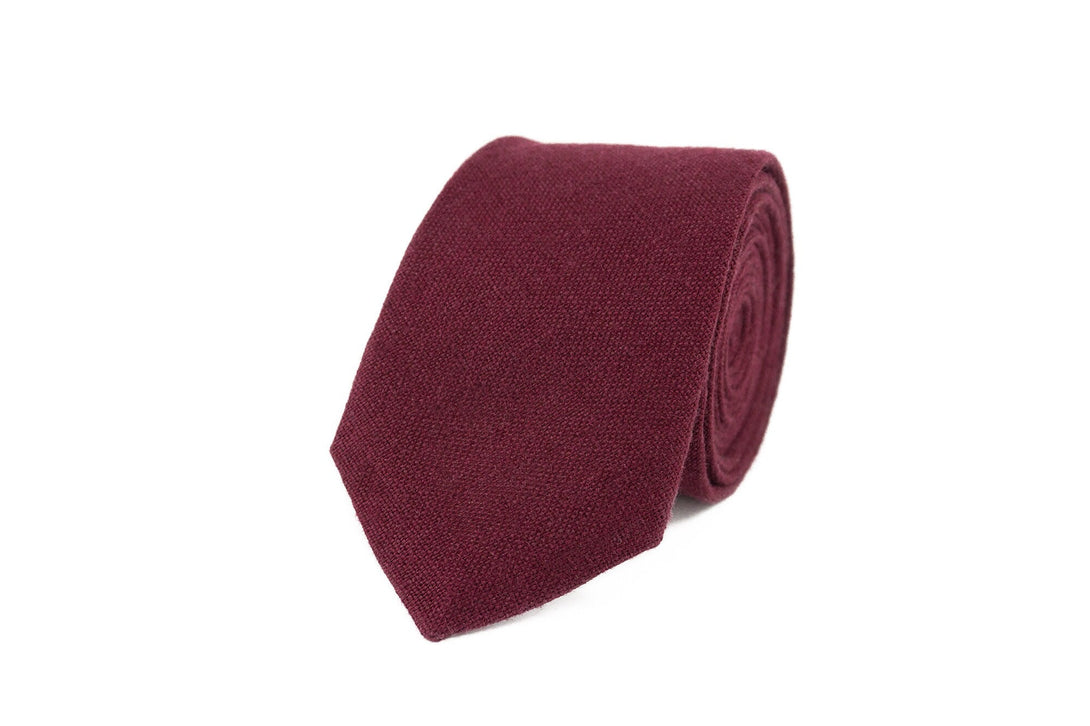 Plum color pre-tied linen men's ties / Wedding necktie and bow tie for groomsmen and ring bearer gift