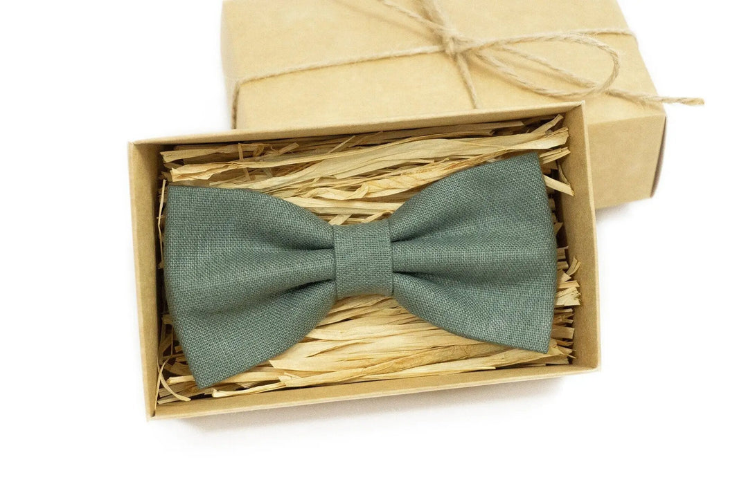 Pine green color linen wedding bow ties or neckties for men / Pre-tied hunter green groomsmen and ring bearer bow ties for weddings