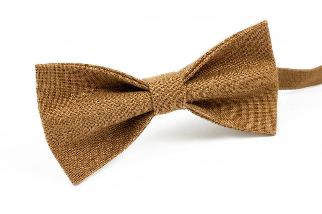 Camel color linen men's bow ties available with matching pocket square / Camel groomsmen bow ties and wedding neckties
