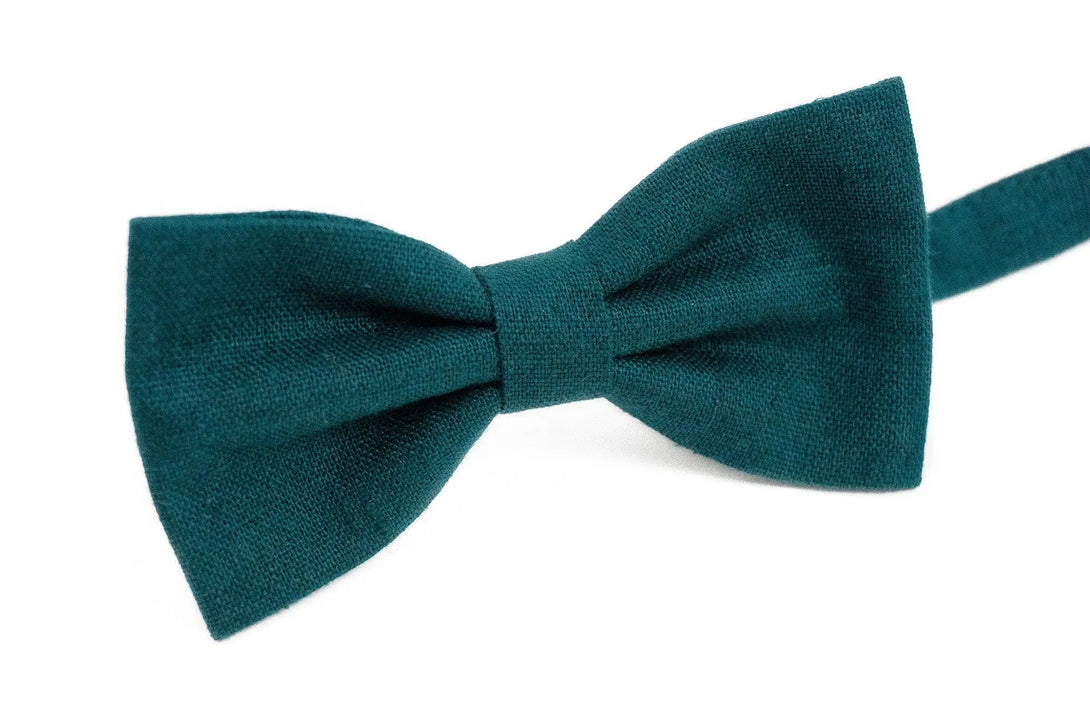 Teal green pre-tied linen bow ties for toddler boys and kids / Wedding bow ties for groomsmen