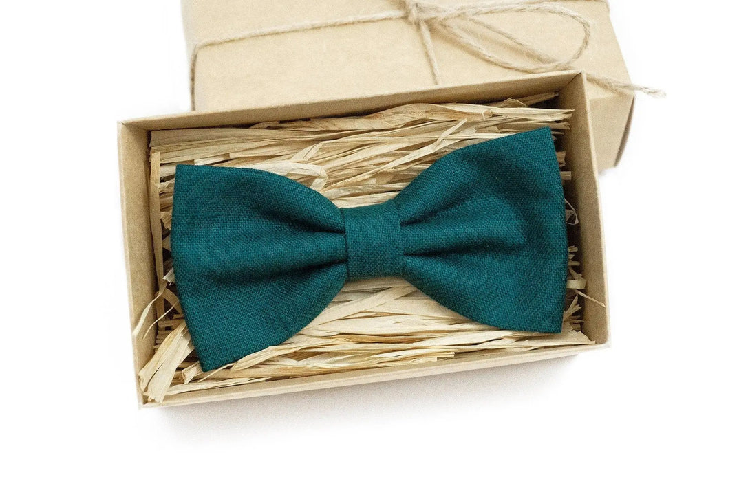 Teal green pre-tied linen bow ties for toddler boys and kids / Wedding bow ties for groomsmen