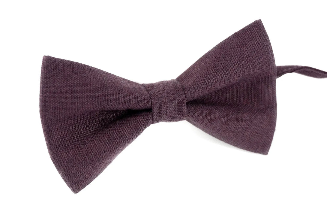 Eggplant color pre-tied men's butterfly bow tie made from eco-friendly linen / Handmade purple bow tie as unique gift for men