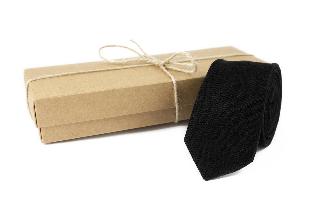 Black pre-tied ties for men / Linen men's bow ties available with matching pocket square