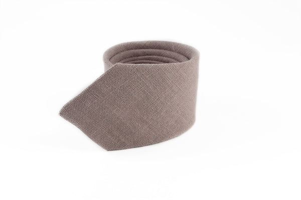 Dark Mauve Linen Wedding Necktie with Matching Pocket Square, ideal for groomsmen proposals, featuring a refined texture perfect for formal occasions.