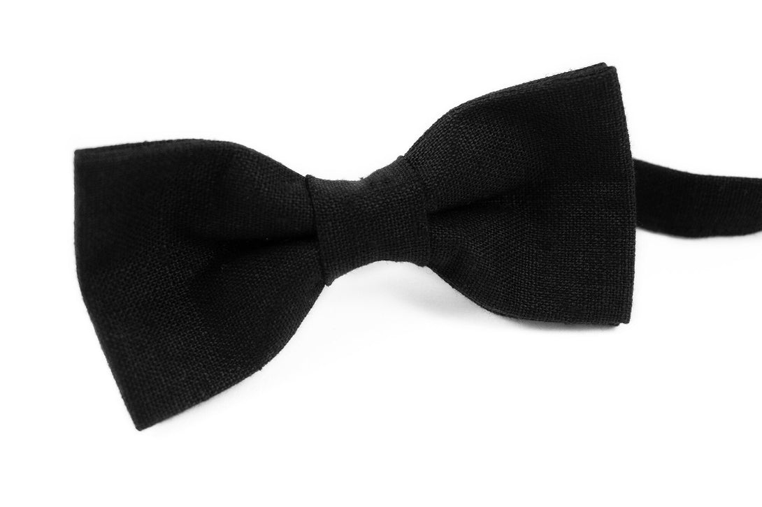 Black pre-tied mens wedding bow ties for weddings - mens wedding ties