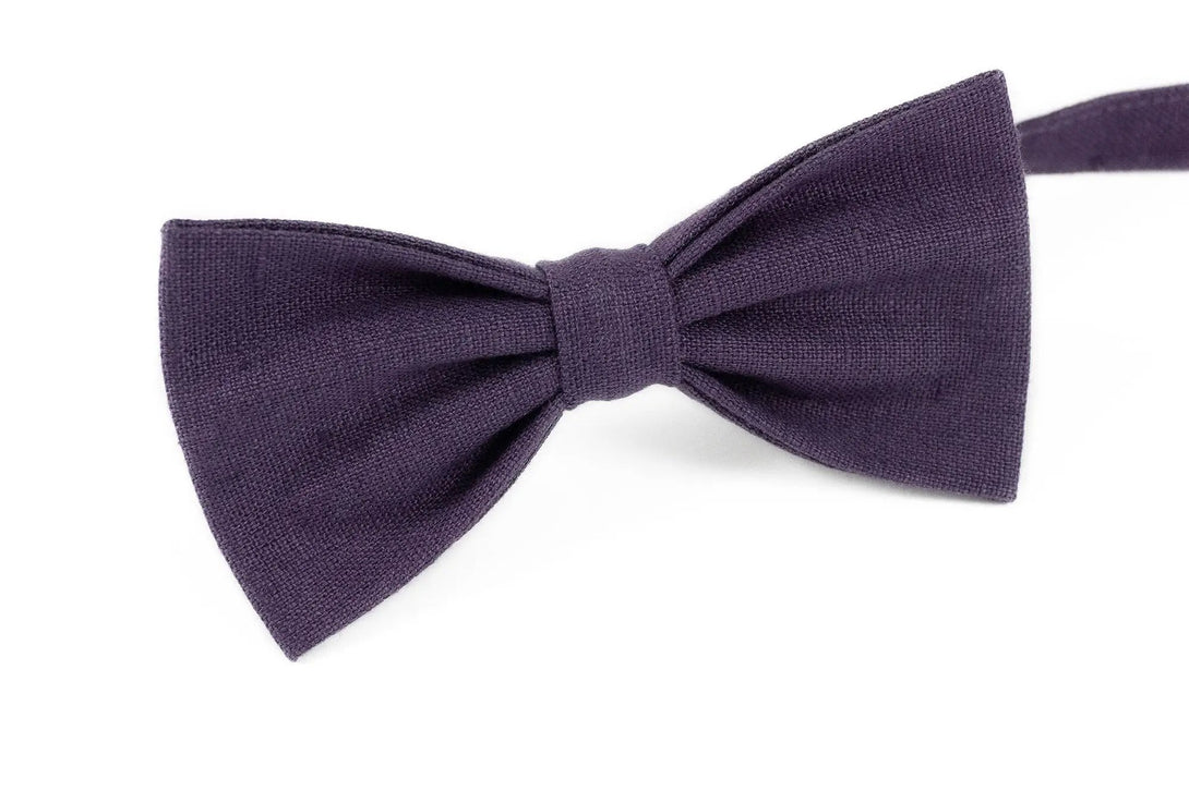 Dark purple linen pre-tied wedding bow tie for groomsmen proposal gift / Gift for men