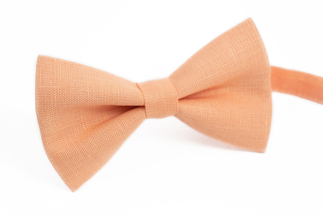 Peach color pre-tied linen men's bow ties available with matching handkerchief / Wedding necktie for groomsmen