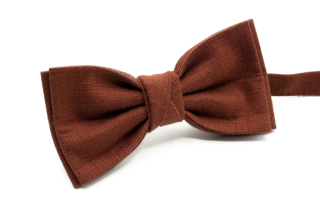 Rust Terracotta color groomsmen bow tie for boho or rustic wedding ideas / Pre-tied linen bow ties for man or groomsmen proposal gift