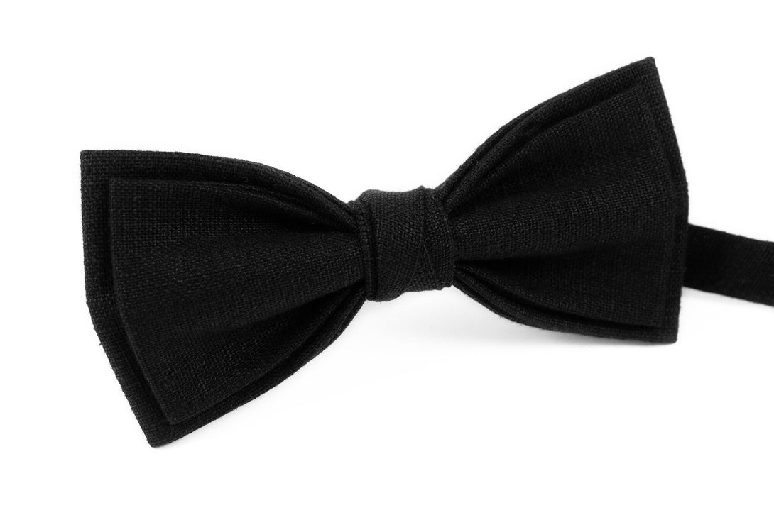 Black pre-tied bow tie for wedding - Linen bow tie gift for groomsmen / Linen pre tied bow ties - wedding bow tie