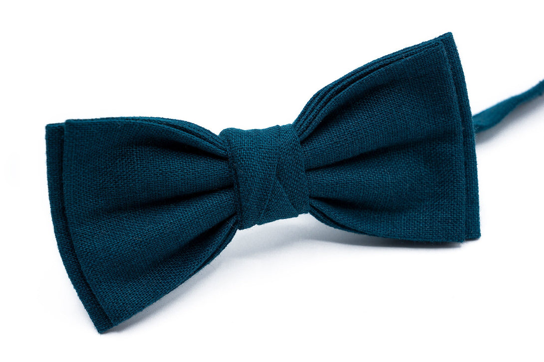 Ink blue color pre-tied groomsmen bow ties for weddings - Ink blue neckties for men available with matching pocket square or suspenders