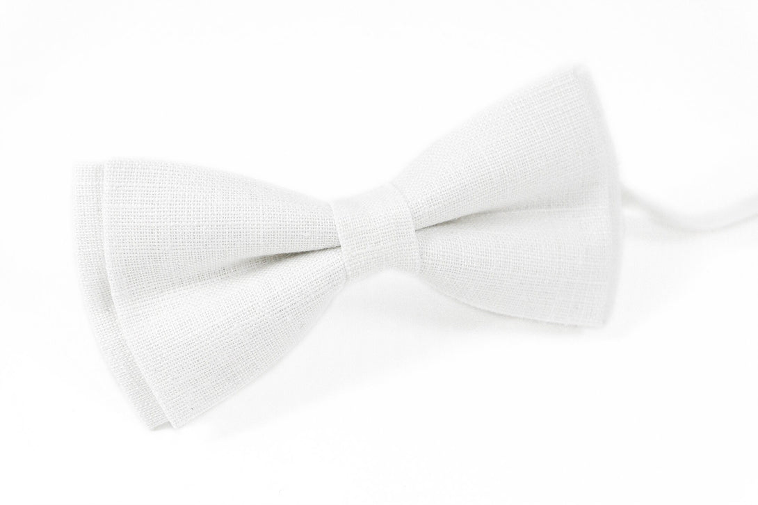 White color classic groomsmen bow ties for weddings